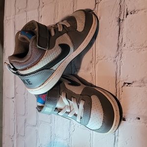 Nike Size 8 Tennis Shoe